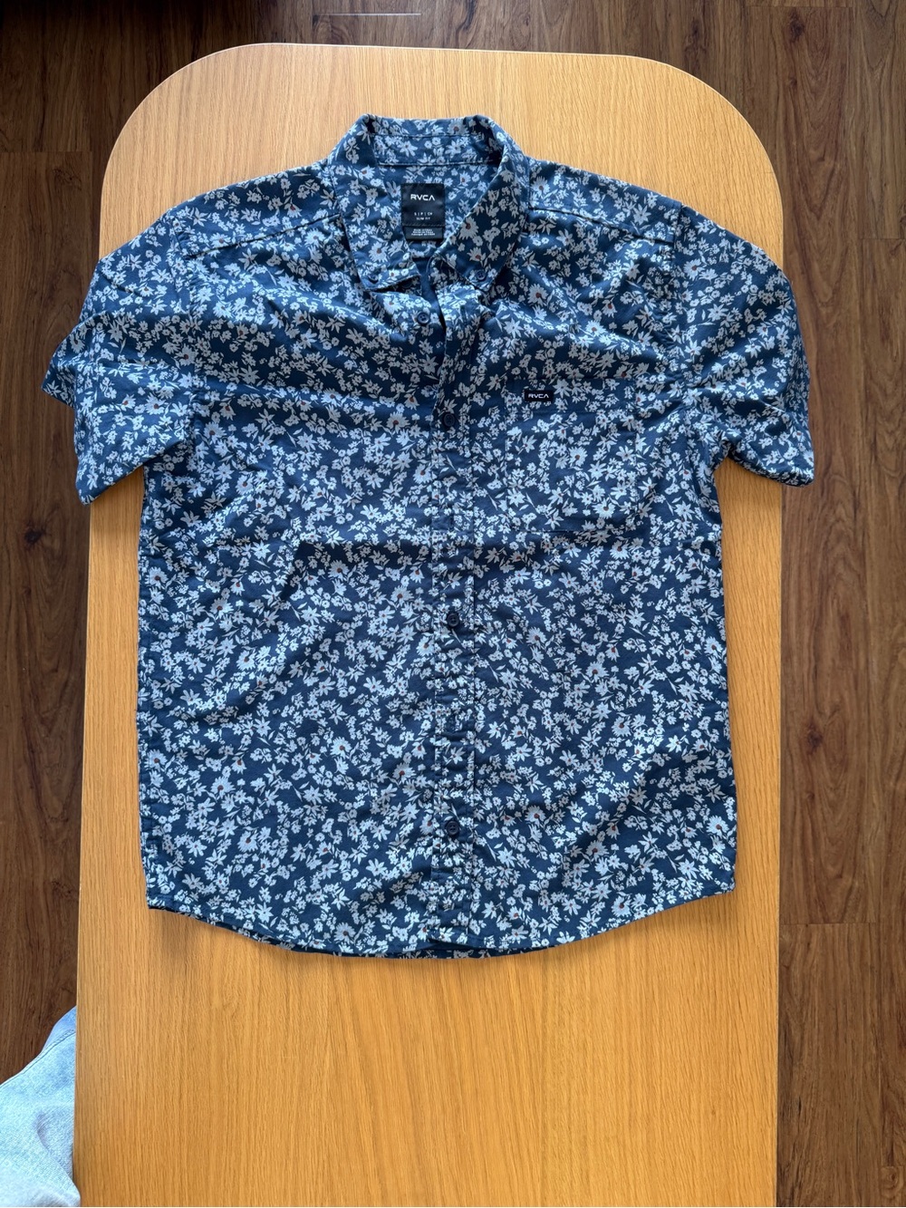 RVCA - S - Navy & White Floral Short-Sleeve Button-Down Shirt